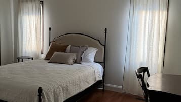 2 bedrooms, desk, free WiFi, bed sheets