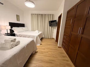 2 bedrooms, iron/ironing board, WiFi, bed sheets