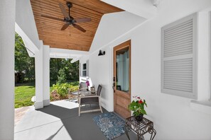 Terrace/patio - Cozy Nest Cottage In Mount Dora's Historic District- Walk to downtown! (Mount Dora)