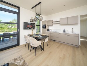 Dining - Lakeside Luxury Villa With Ensuites (Workum)