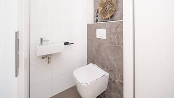 Villa | Bathroom