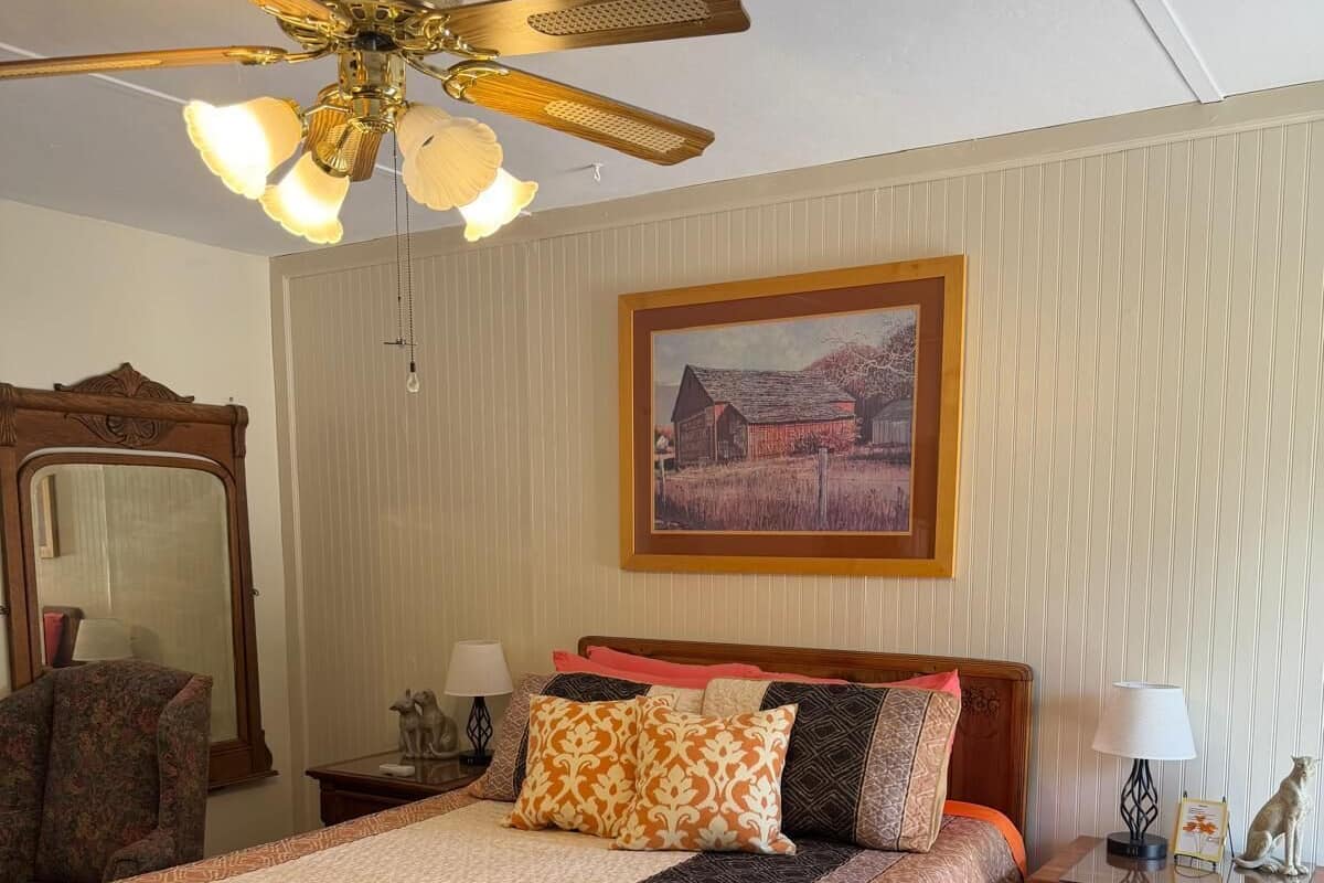Classic Room, 1 King Bed, Garden View