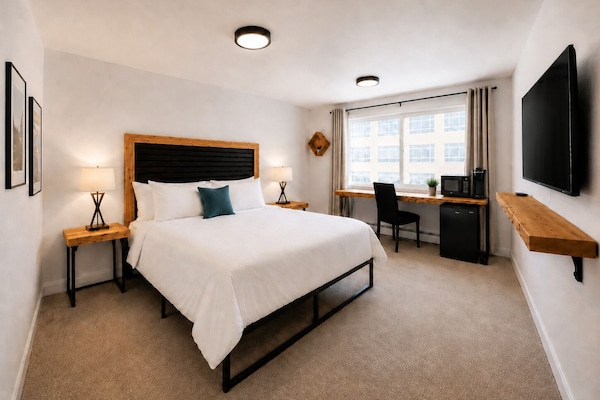 Standard Single Room, 1 King Bed, Non Smoking