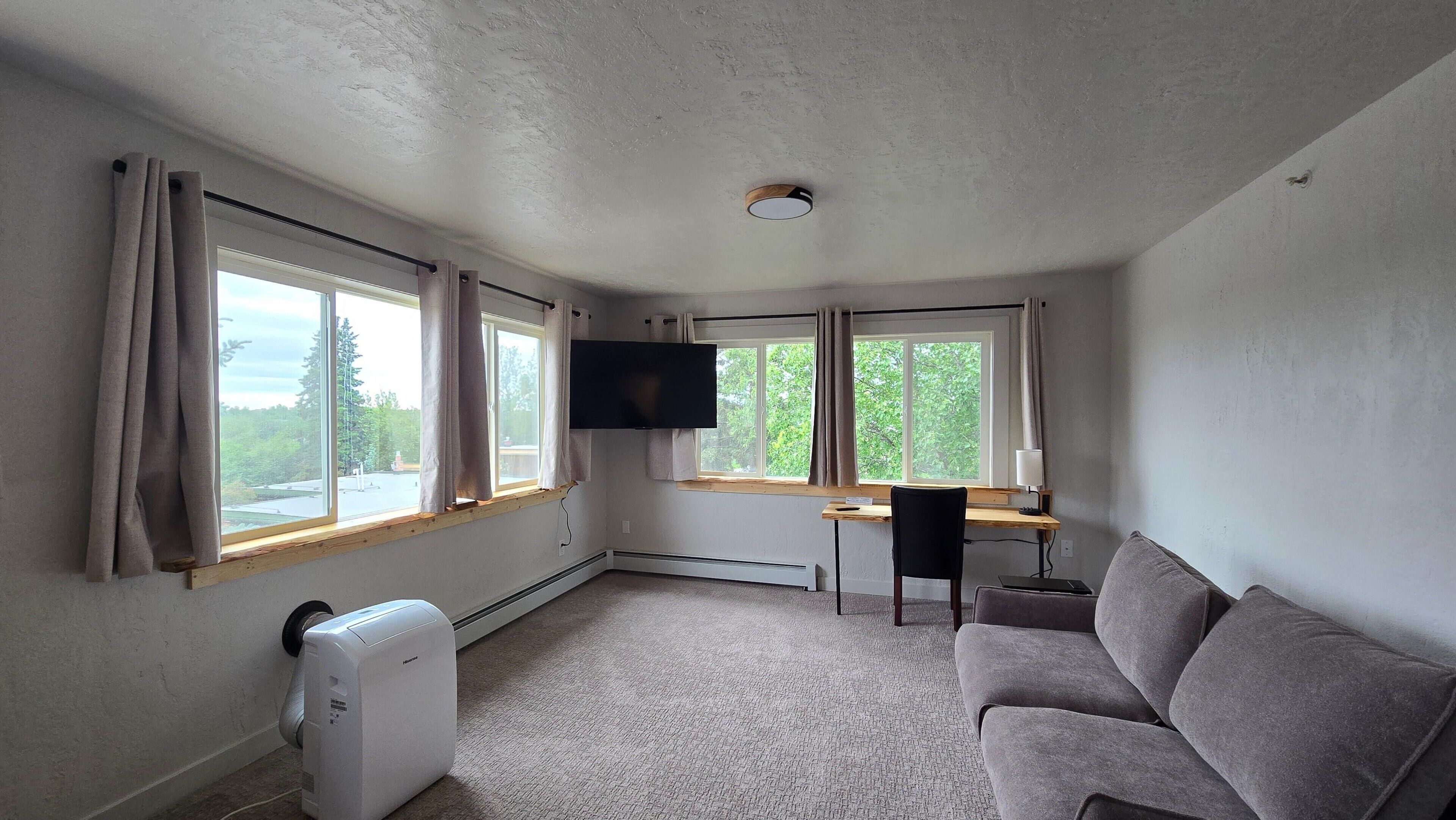 Deluxe Suite, 1 King Bed with Sofa bed, Non Smoking | Living area