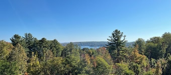Winnipesaukee Lakeview Loft