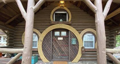 Bilbo’s Burrow~Cozy Hobbit Hole in the Pocono Mountains