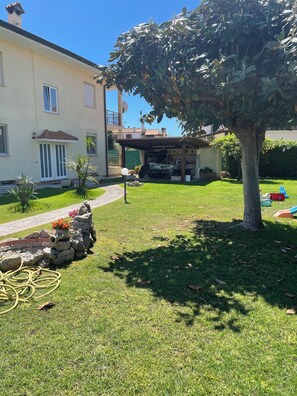Property grounds - SABAUDIA VACATION APARTMENT (Sabaudia)