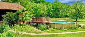 Village Creek Lodge 7 BR w/ Hot Tub & Pool