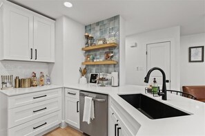 Fridge, microwave, oven, stovetop - Charming South Austin Home w/Pet Friendly Backyard (Austin)