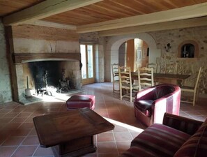 Interior - Villa de Charme au Coeur de la Nature - 20 Hectares Private Estate with Swimming Pool (Saint-Hilaire-d'Estissac)