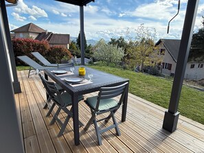 Outdoor dining - Vrbo Property (Jarjayes)