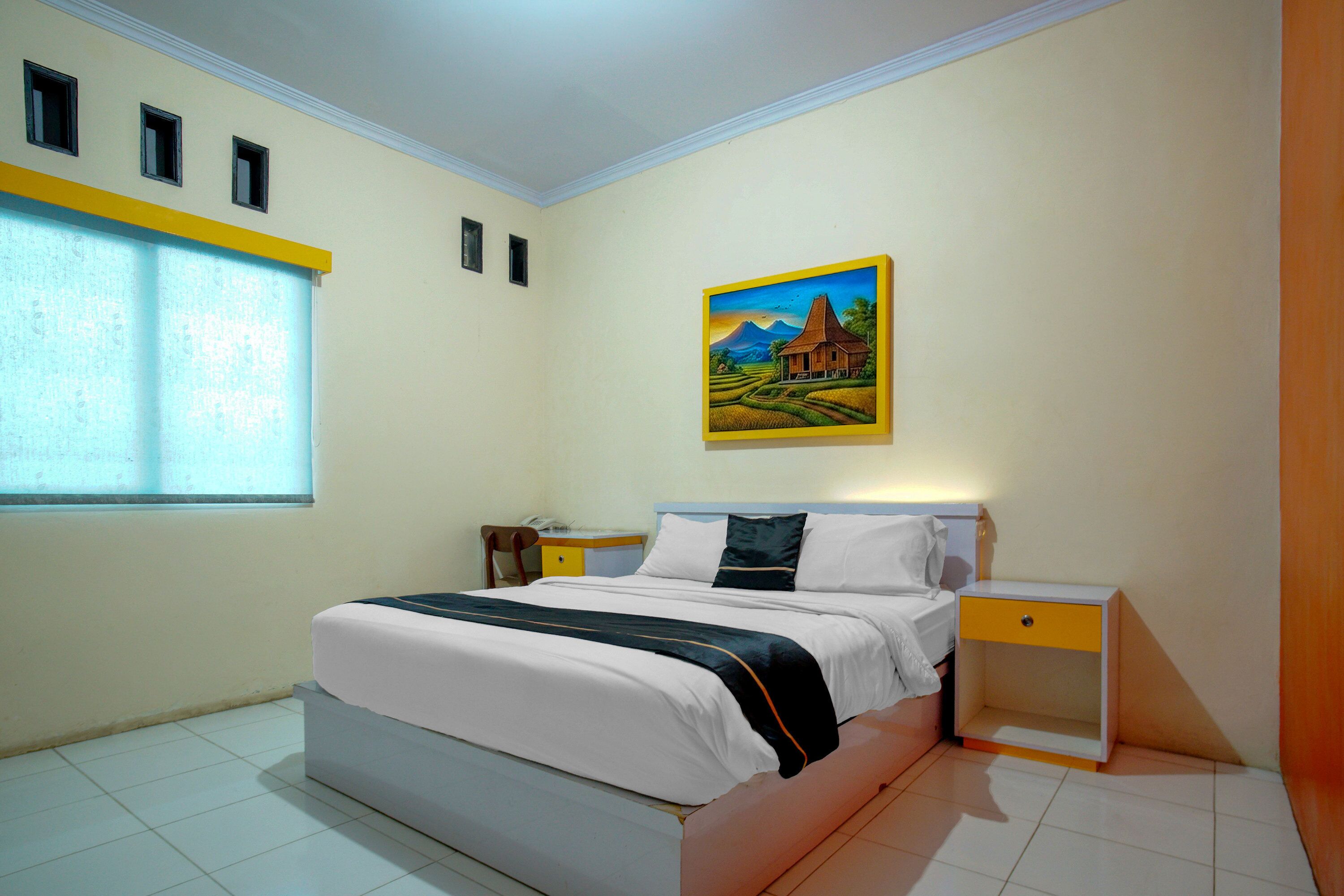 Deluxe Double Room | Premium bedding, desk, free WiFi, bed sheets