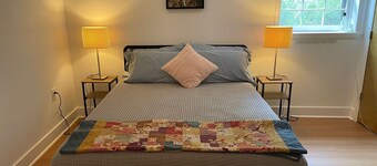Clean and comfy 2-bedroom in Athens less than 2 miles from Sanford Stadium