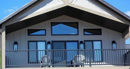 New over garage Luxury Loft with deck Lake View