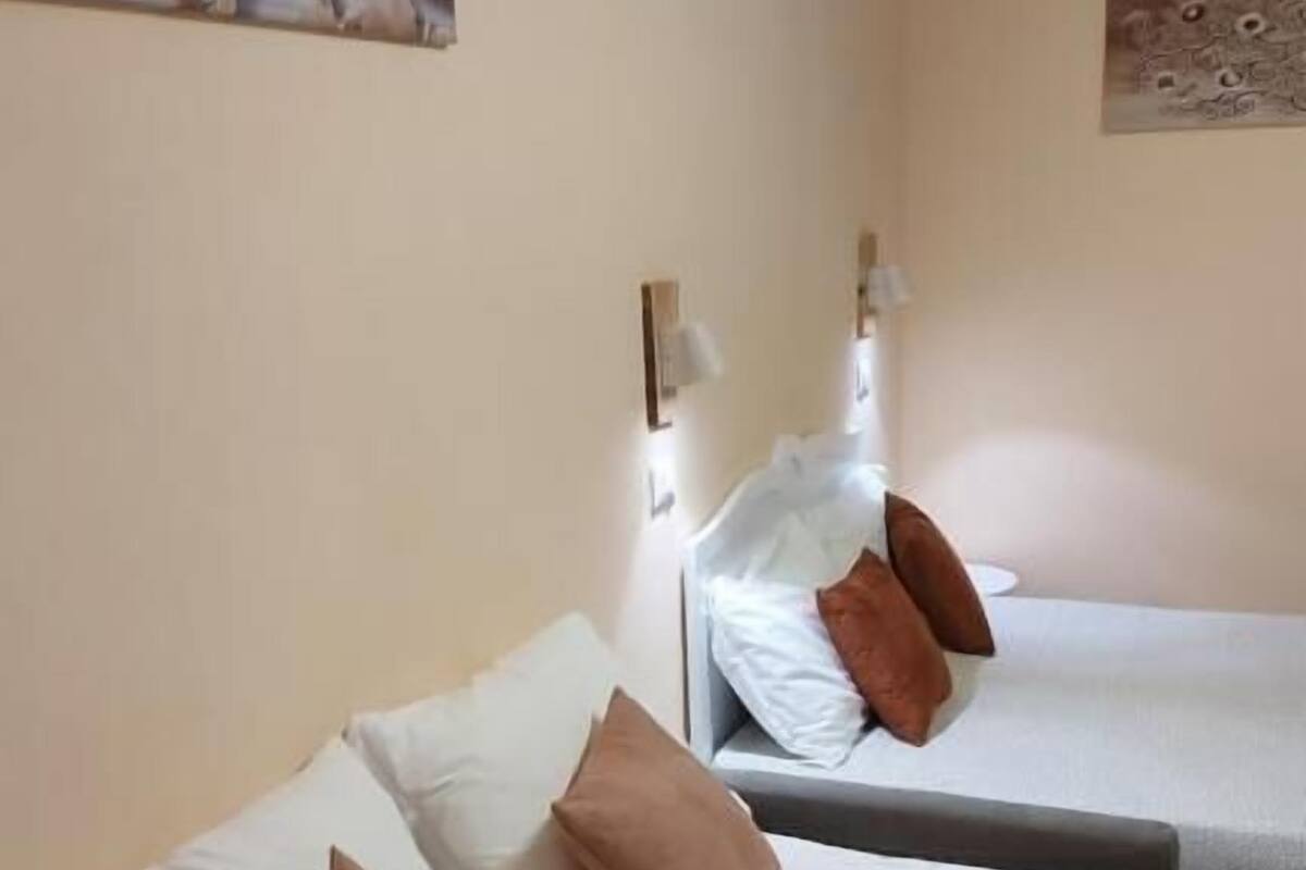 Family Room | In-room safe, soundproofing, iron/ironing board, free WiFi