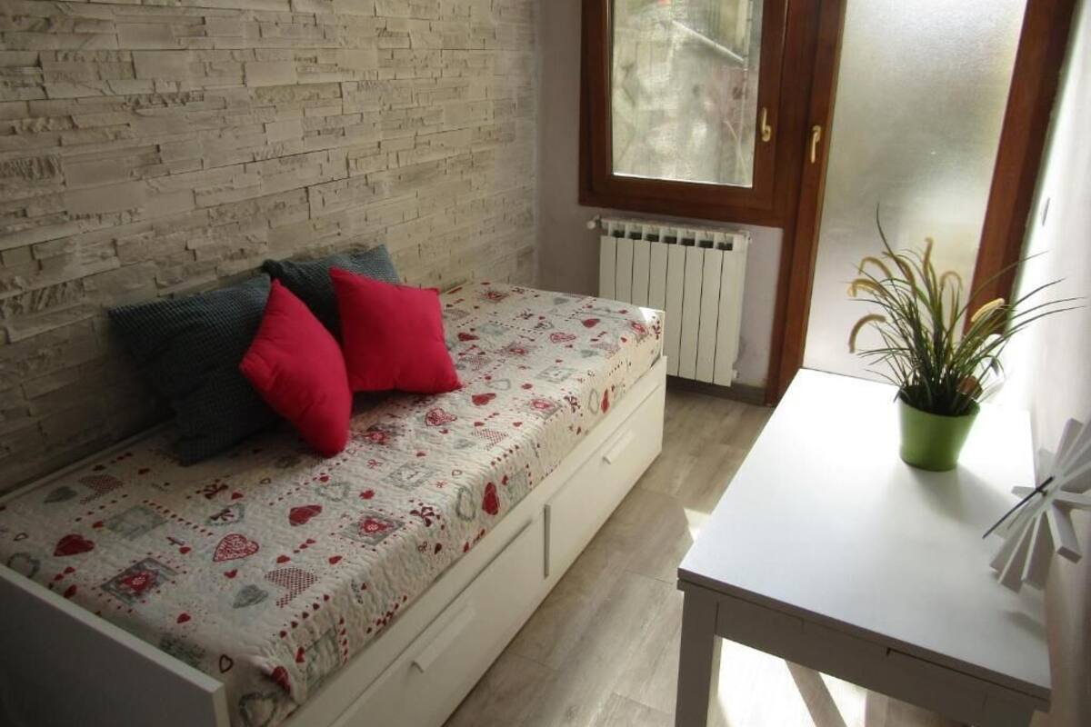 Triple Room, Garden View | In-room safe, soundproofing, iron/ironing board, free WiFi