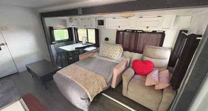 Camping on Fancy-Perfect for small family getaway or couples retreat!