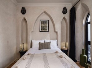Iron/ironing board, WiFi, bed sheets - Riad 1810 - Private Luxury Riad • Pool • Rooftop Views (Marrakesh)