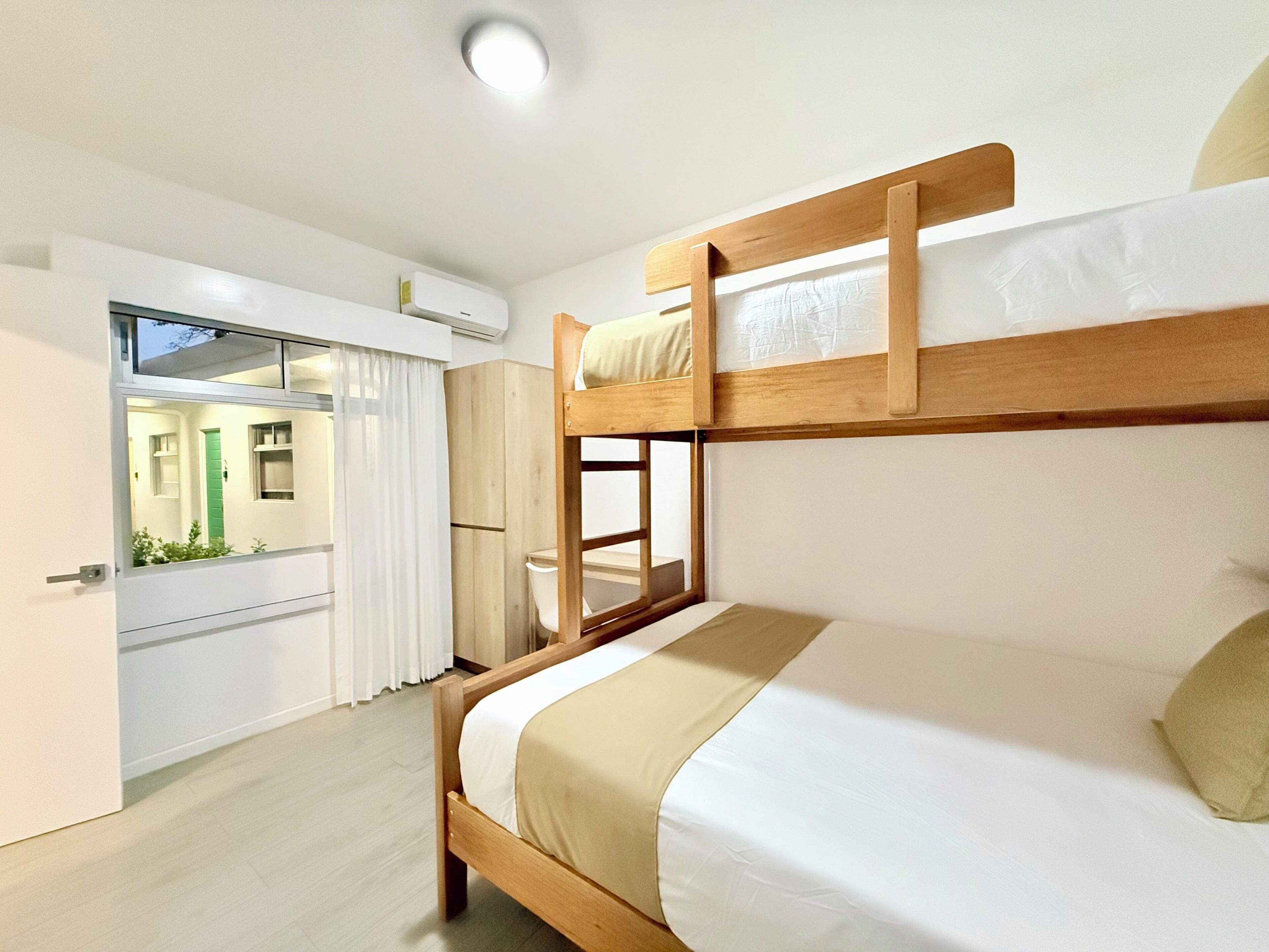 In-room safe, desk, iron/ironing board, travel crib