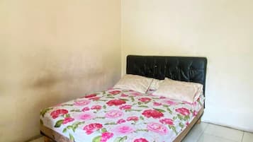 Standard Double Room | Bed sheets