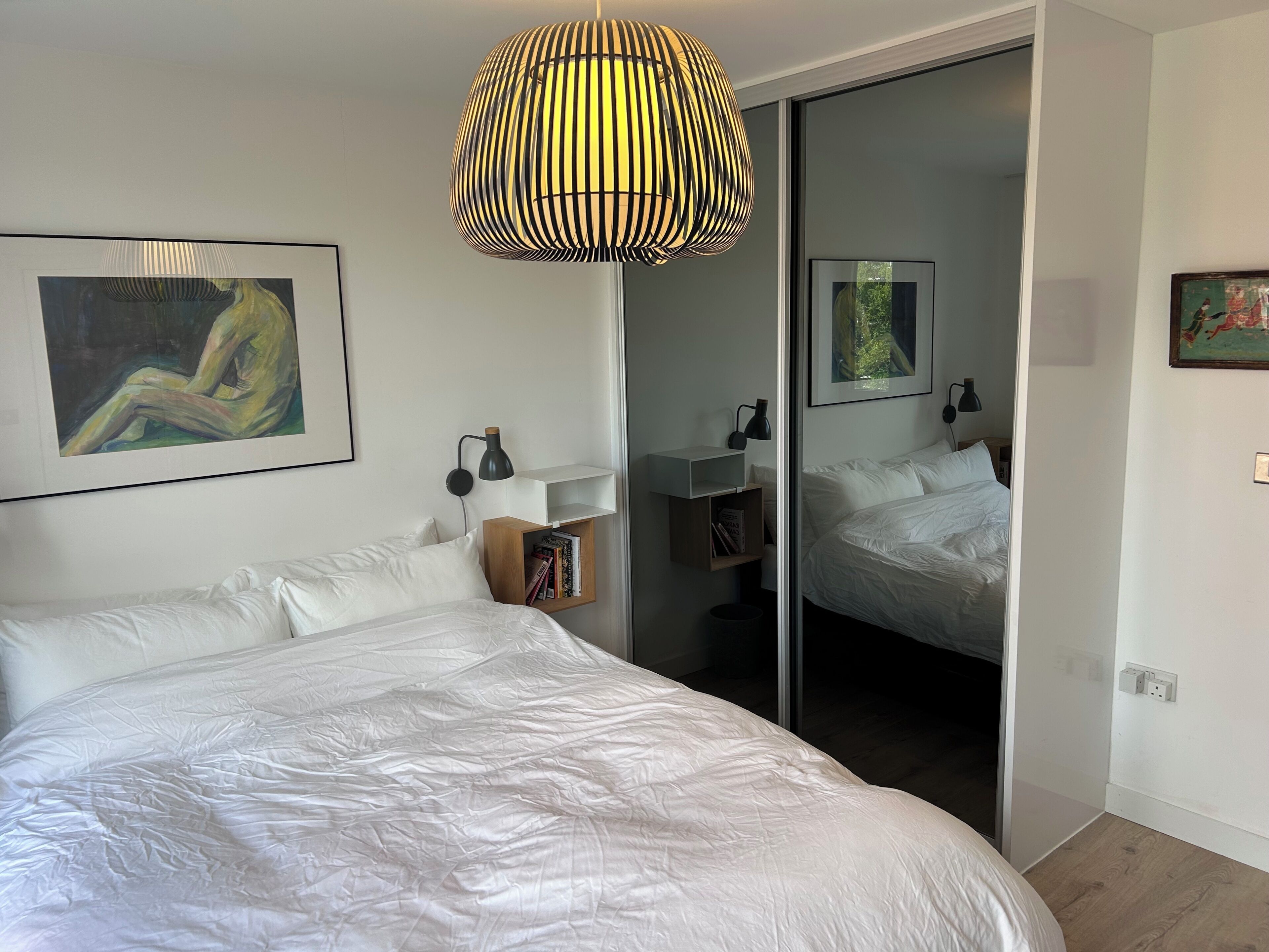 Iron/ironing board, Internet, bed sheets
