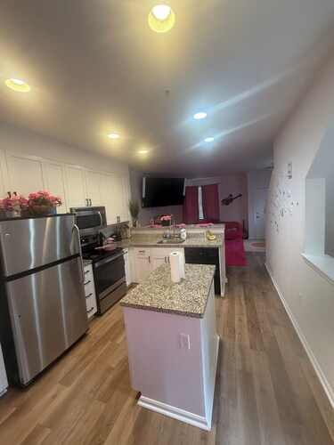  2/bed/2bath APT. in Silverdale with fitness, pool, rock climb, bball, park