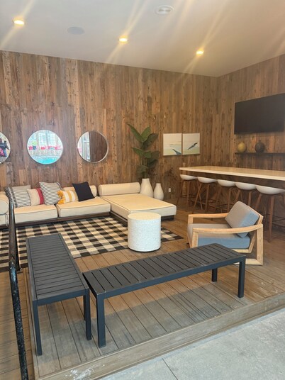 2/bed/2bath APT. in Silverdale with fitness, pool, rock climb, bball, park