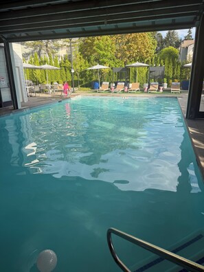 Indendørs pool, udendørs pool