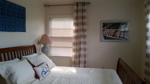 Charming 3 bedroom retreat on North Leopard Creek near Beaufort, NC