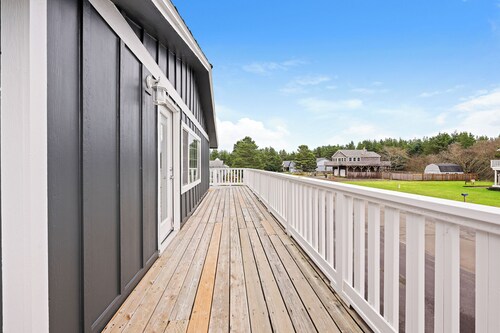 Beautiful 4-bedroom house in enchanting Long Beach perfect for families