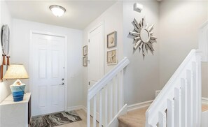 Interior - Modern Home 3 Bed, 3 bath Near Fort Myers Beach- Patio+Gated +Clubhouse+Pool (Fort Myers)