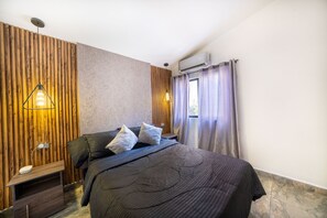 5 quartos, cofres nos quartos, ferros/tábuas de passar roupa