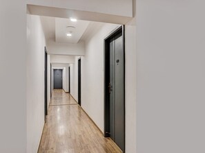Interior - Super Townhouse Bombay Exhibition Centre (Mumbai)