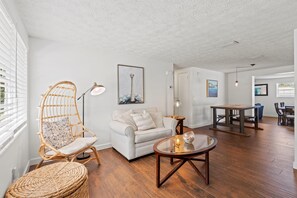 Smart TV - 3BR Pool Putting Green | Good Morning Rentals (Jacksonville Beach)