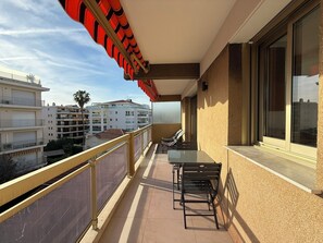 Outdoor dining - Studio moderne et lumineux à 2 pas des plages (Cannes)