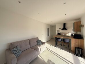 Living area - Studio moderne et lumineux à 2 pas des plages (Cannes)