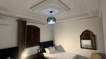 WiFi, bed sheets