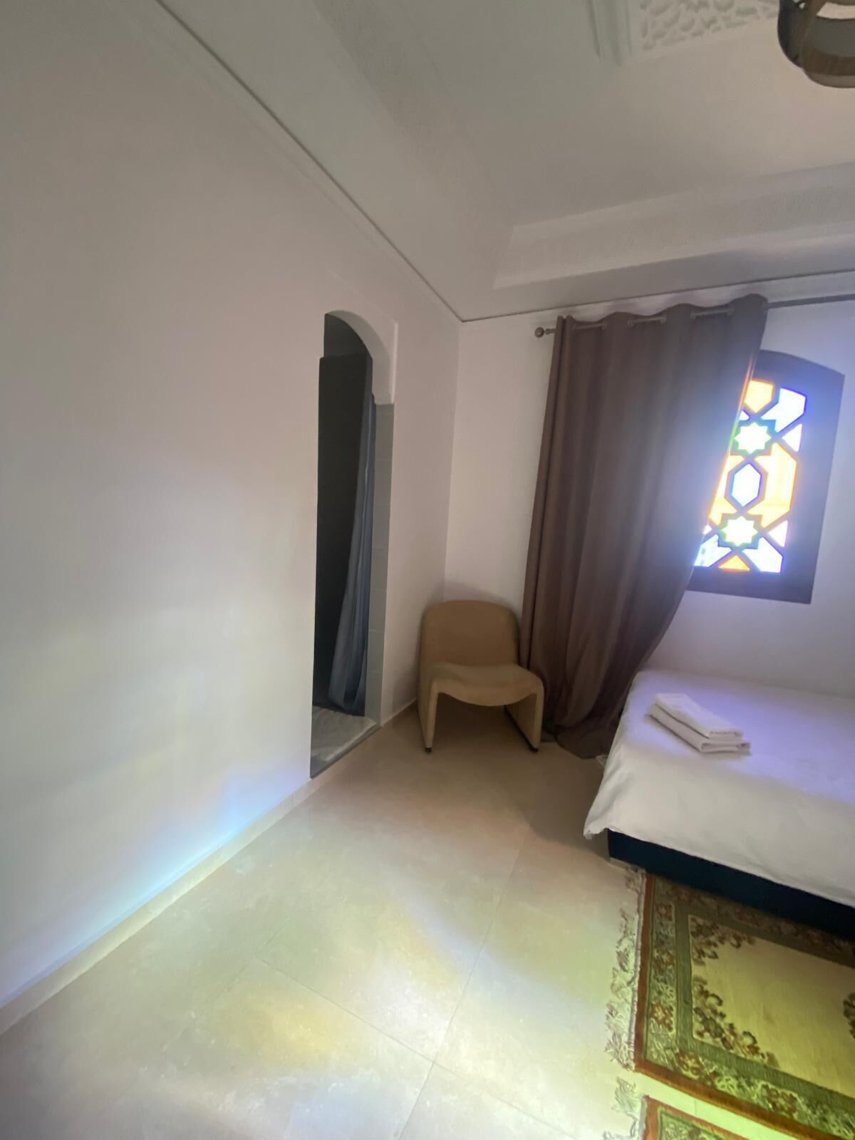 WiFi, bed sheets