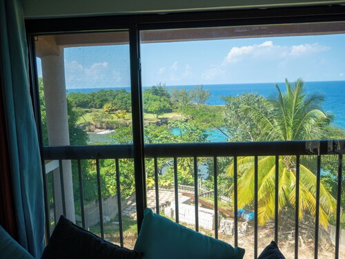 Luxury Ocean View Suite In Porltand Jamaica