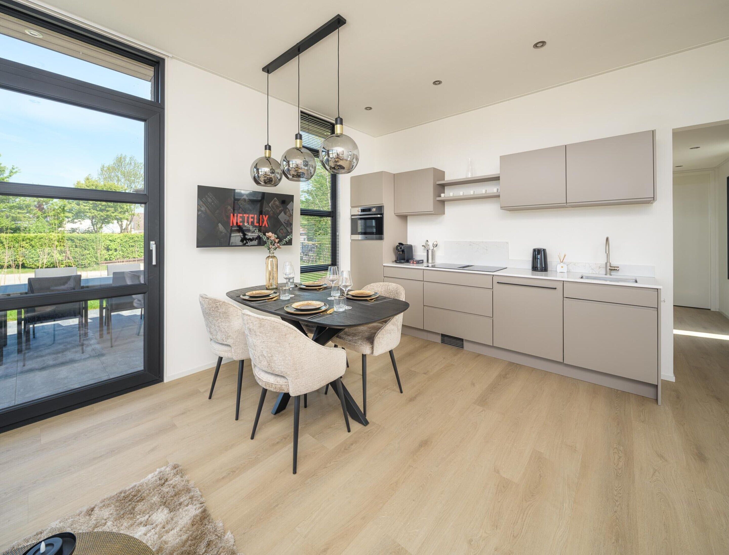Villa | Dining