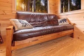 Interior - Cabin Retreat - 10 minutes from Downtown Livingston! 1hr to YNP! (Livingston)