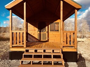 Exterior - Cabin Retreat - 10 minutes from Downtown Livingston! 1hr to YNP! (Livingston)