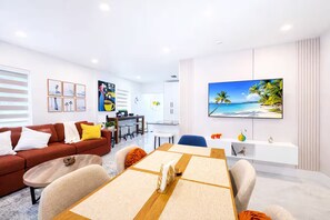 Dining - New Home Near Art & Design District - Sleeps 14 (Miami)