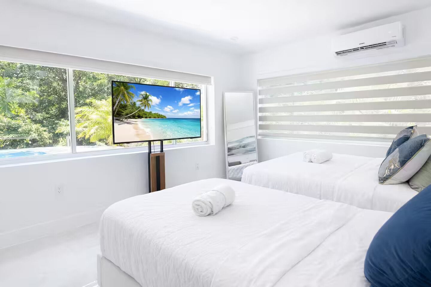 4 bedrooms, Internet, bed sheets