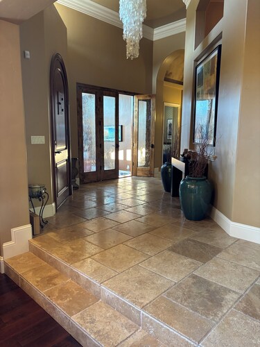 Resort style 4 bedroom home in Hillcrest gated community with pool and spa