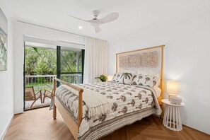 Room - The Nines at Noosa Keys🌴Coastal Luxe🌴Pool🌴Tennis🌴Free use of Moped & SUP (Noosaville)