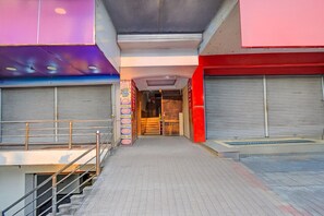 House | Reception - Hotel O Banjara Lake Hyderabad (Hyderabad)