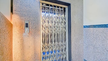 House | Exterior detail
