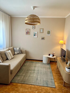 Smart TV - Apartment near Consolação beach, near Peniche. (Praia da Consolação)