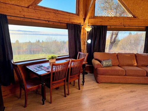 Mt. Redoubt Cabin on the Cook Inlet, Basecamp for your Alaskan Adventures